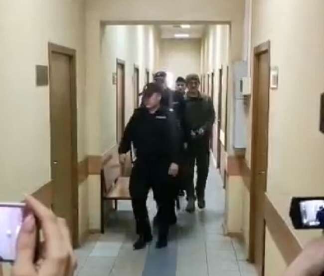    Сбитого в Брянской области украинского летчика Морозова арестовали до 4 мая — пока за незаконное пересечение границы avchernov