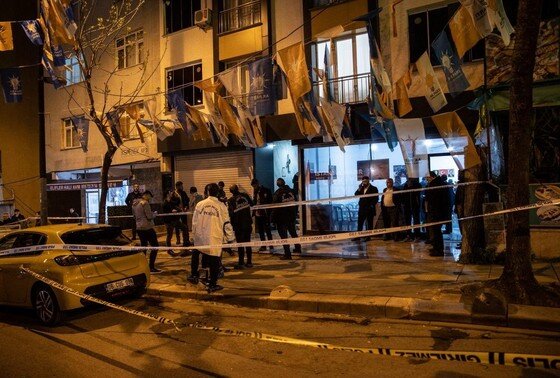    Неизвестные обстреляли офис партии Эрдогана