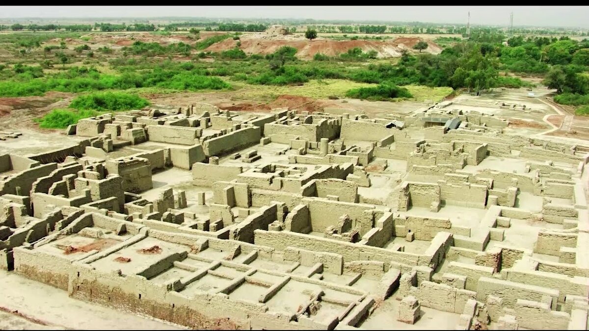 Цивилизации реки инд. Город Мохенджо-Даро в древней Индии. Город Хараппа в древней Индии. Древние города Индии Мохенджо-Даро. Мохенджо Даро раскопки.
