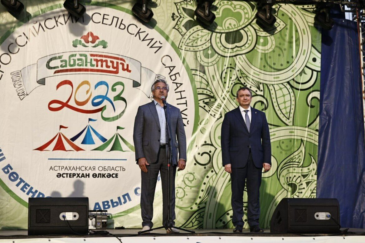 ​На открытии мероприятия гостей приветствовали Павел Паутов и Василь Шайхразиев. Фото: Управление пресс-службы и информации администрации губернатора Астраханской области