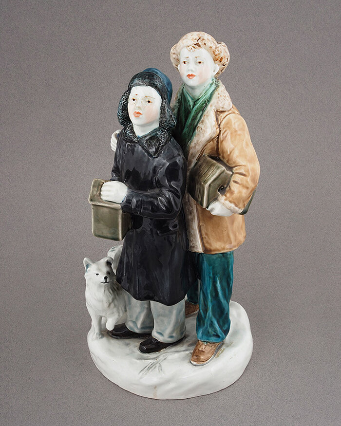 Скульптура «Друзья птиц». 1955 год, Конаковский фаянсовый завод им. М.И. Калинина. Автор Мария Петровна Холодная