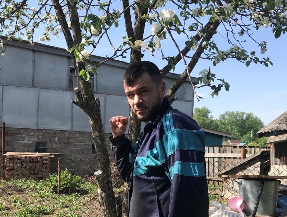 Был же нормальным человеком