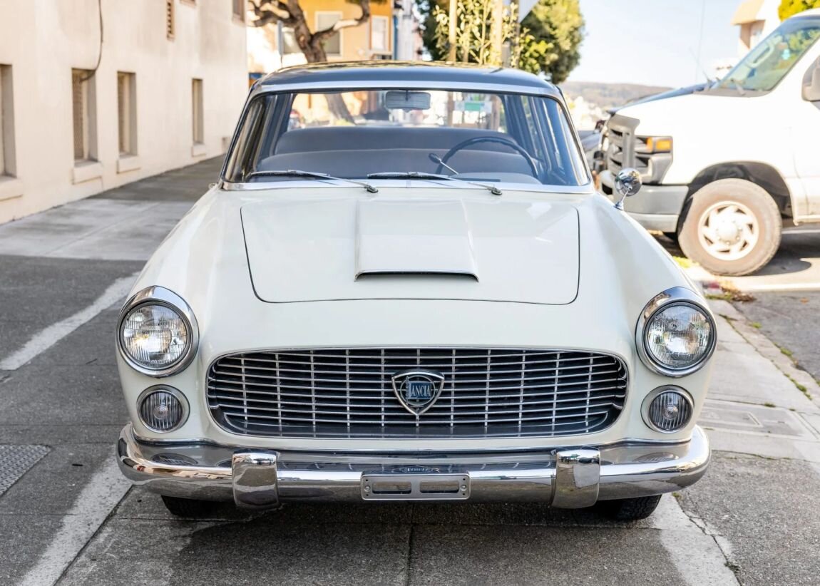 Lancia Flaminia 1970 седан