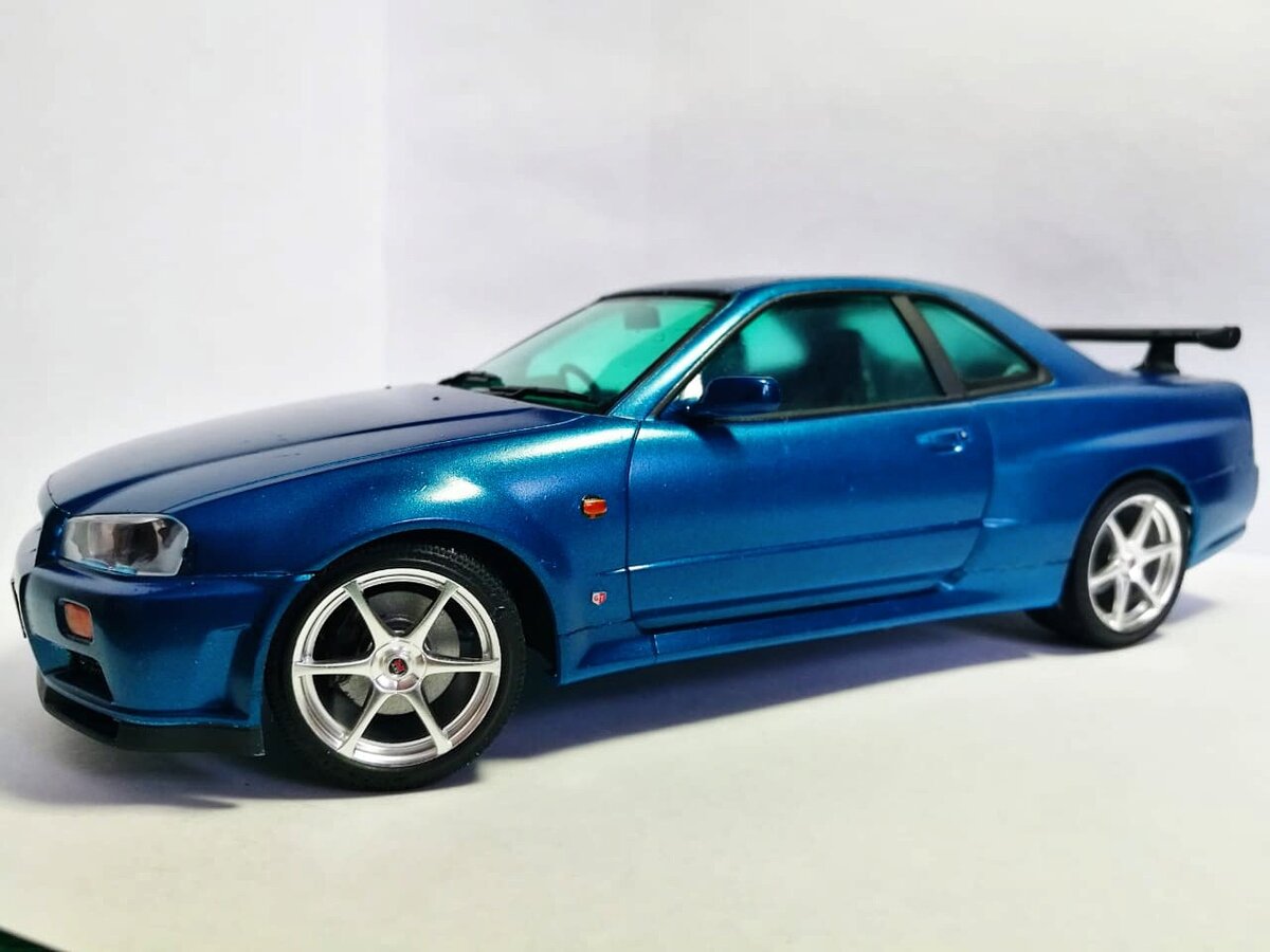 Сине-зелёные тонированные стёкла были весьма популярны, так как обладали очень хорошим термопоглощением