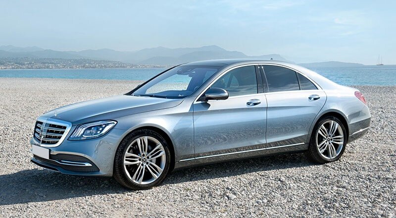 Материалы для создания уютной атмосферы в салоне автомобилей Mercedes-Benz