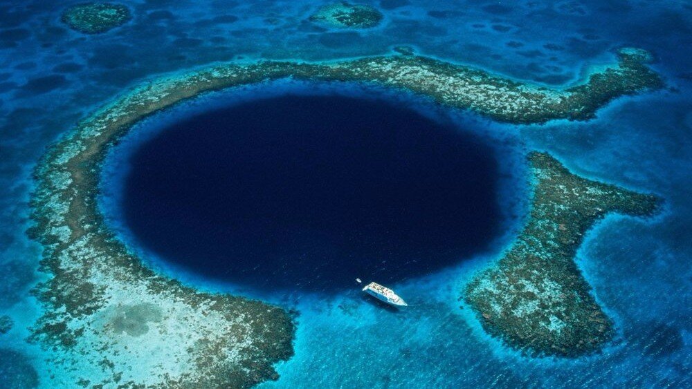 Марианская впадина, вид сверху