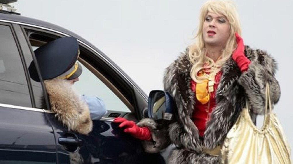 Приветствую читателей! Сегодня мы взяли интервью у 18 летней сутенерши из Сибири, которая с радостью ответила на все вопросы касательно своей работы.
