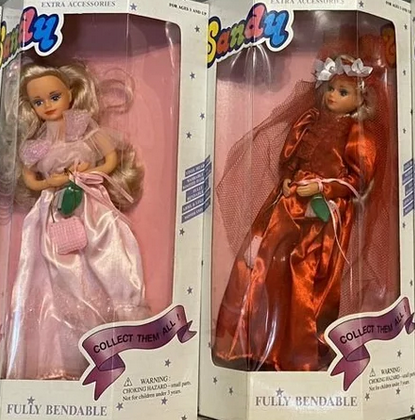 Все помнят куклу Сэнди в красном платье? А в розовом?