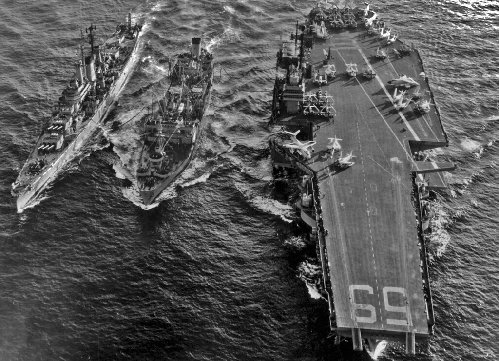 USS Forrestol в 1957