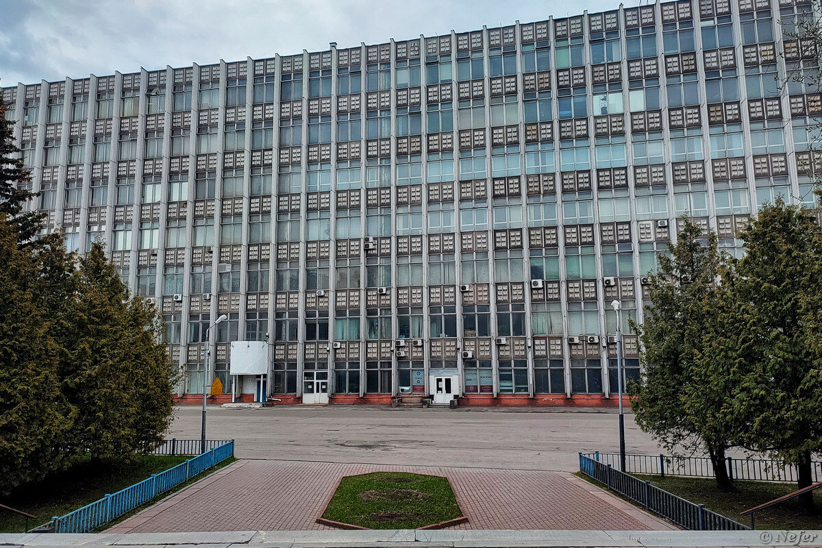 Научно исследовательский институт вычислительной техники. Самый длинный дом Варшавское шоссе 125. НИЦЭВТ Варшавское шоссе 125. НИЦЭВТ на Варшавском шоссе. Москва лежачий небоскреб Варшавское шоссе.