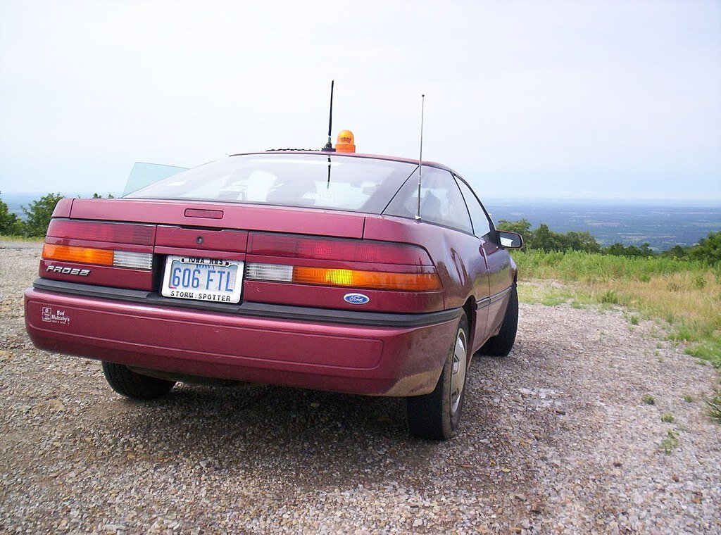 Ford Probe//DoulosBen, CC BY-SA 4.0, Wikimedia Commons