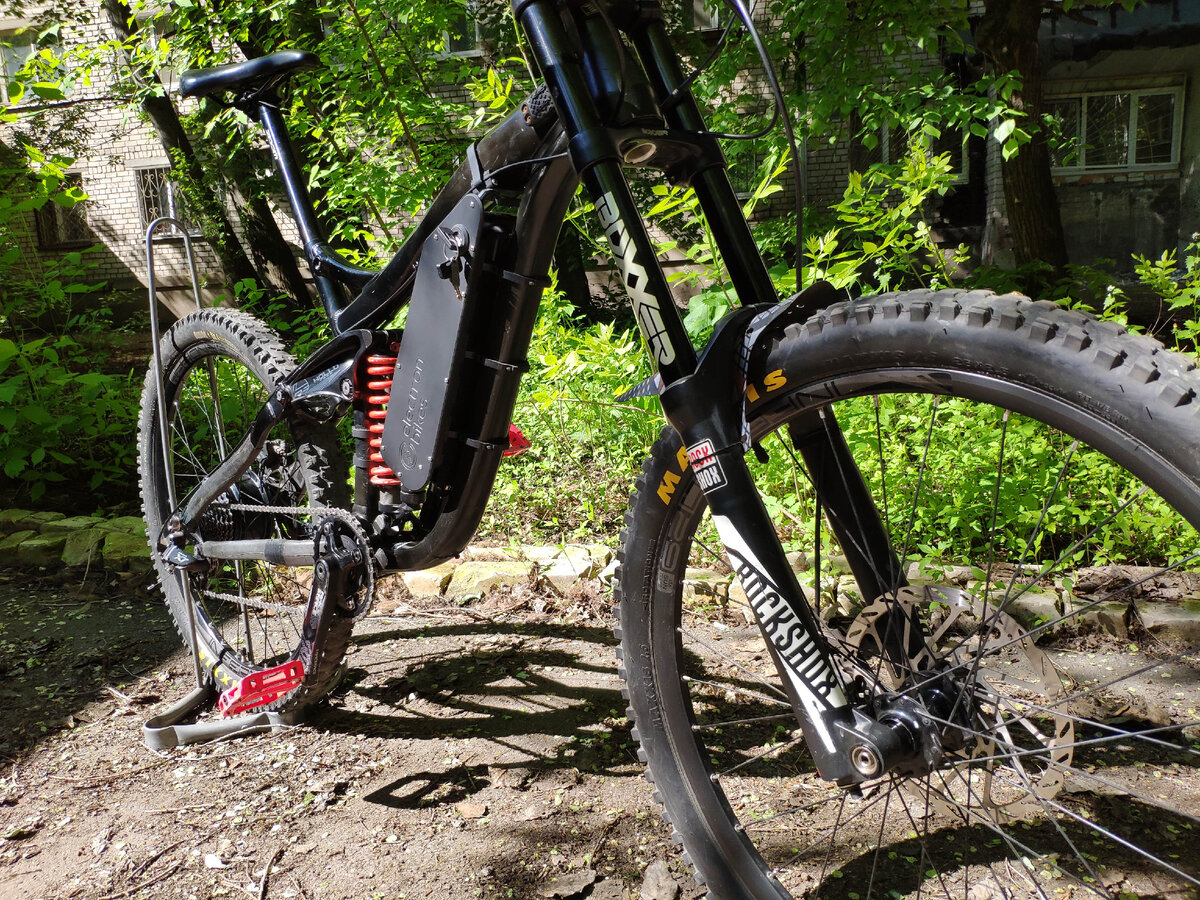 Вилка RockShox Boxxer