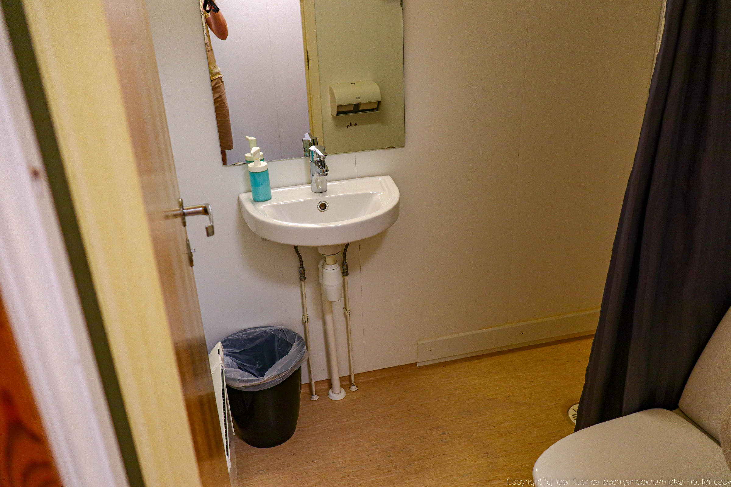 Как выглядит комната хостела в Норвегии за 6000 рублей за ночь. Вы наверняка не захотите здесь остановиться4