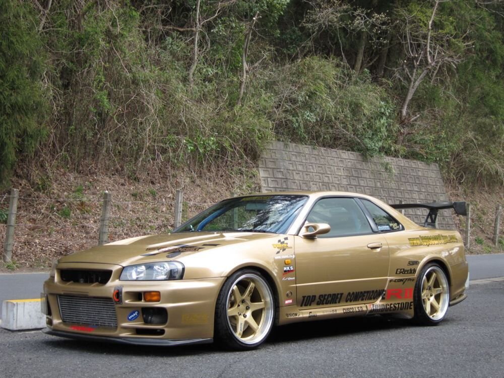Nissan GTR R34 от TOP Secret. В знаменитой золотой окраске.