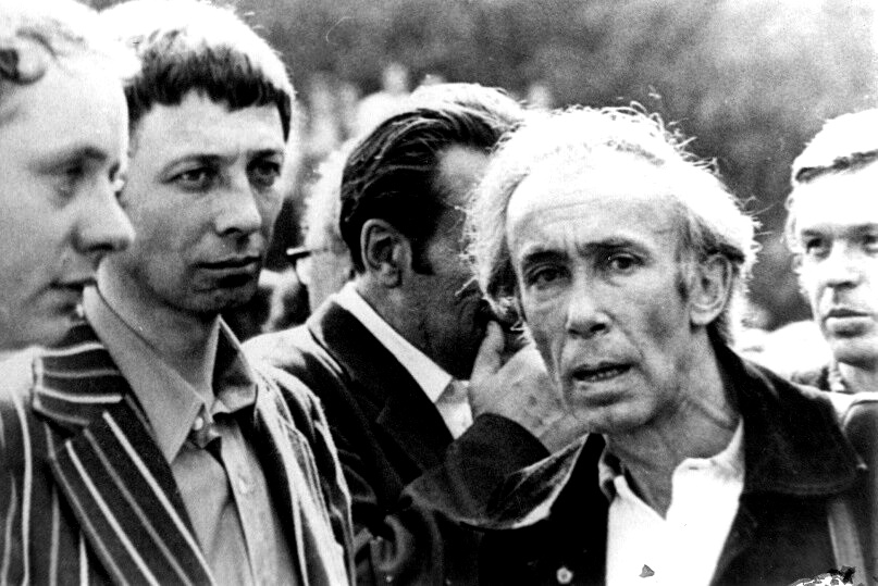 42 года назад в Москве простились с Владимиром Высоцким11