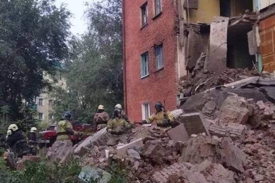    Жильцов обрушившейся пятиэтажки в Омске до понедельника разместили в здании гимназии