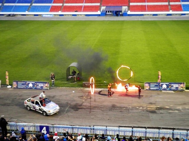 Огонь и рёв машин!