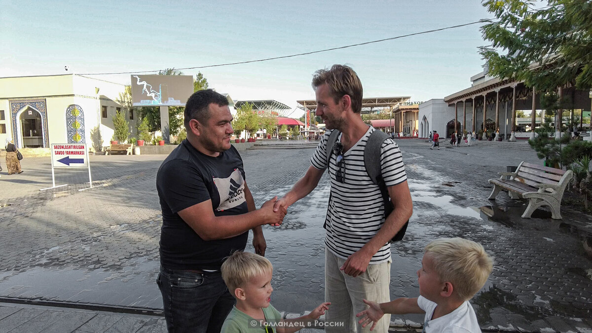 Сейчас вместе проверим, кому продадут фрукты и овощи дешевле: туристу или местному. Фото: из личного архива