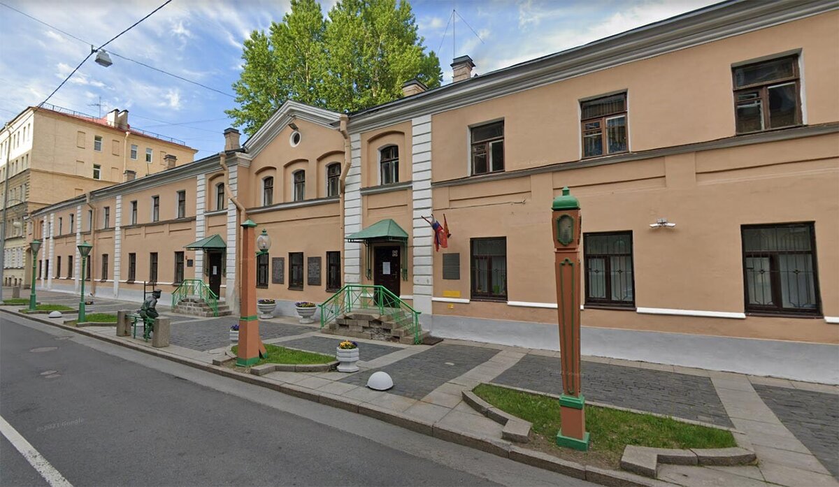 Дом на Одесской ул. в Петербурге, где Лодыгин зажег первый электрический уличный фонарь. Карты Гугл