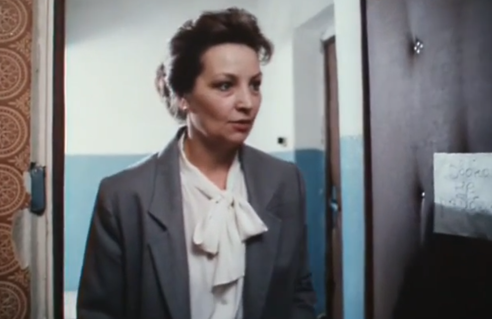 Кадр из кинофильма "Женщины, которым повезло", 1989 г., режиссеры Владимир Храмов, Марк Орлов, сценаристы Виктор Ольшанский, Иосиф Ольшанский, композитор Игорь Ефремов (скриншот)