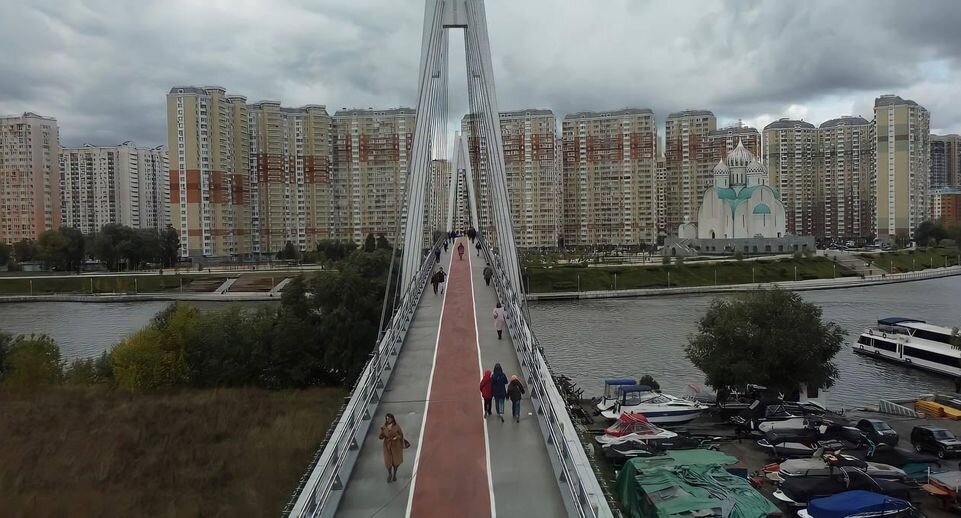 Полет павшинская пойма фото Разметку на велодорожке обновили на Павшинском мосту в Красногорске Телеканал 36