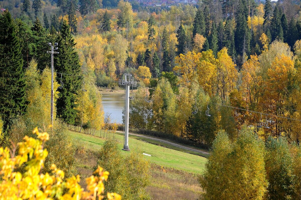 Виды с веранд коттеджей "Сова" на горнолыжные склоны