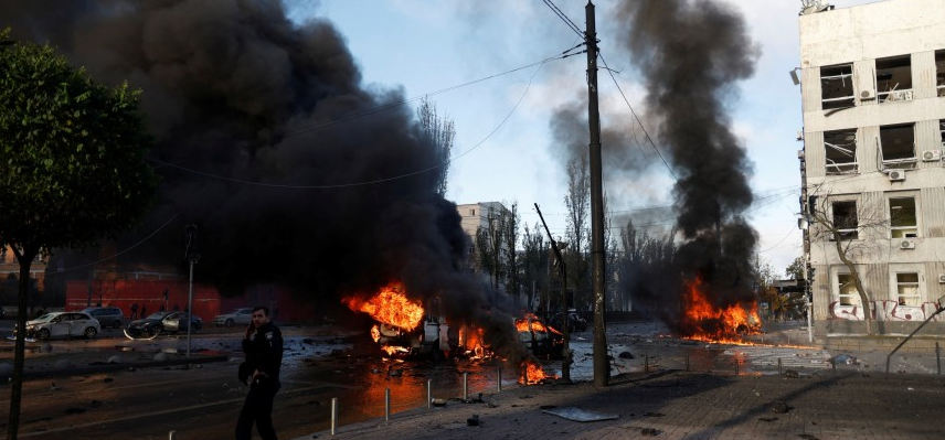 Горящие автомобили в центре Киева