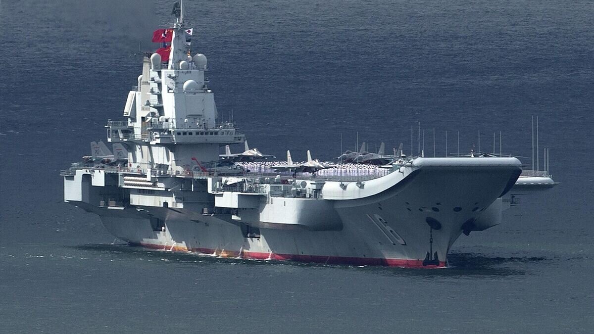    Авианосец "Ляонин" © AP Photo / Kin Cheung