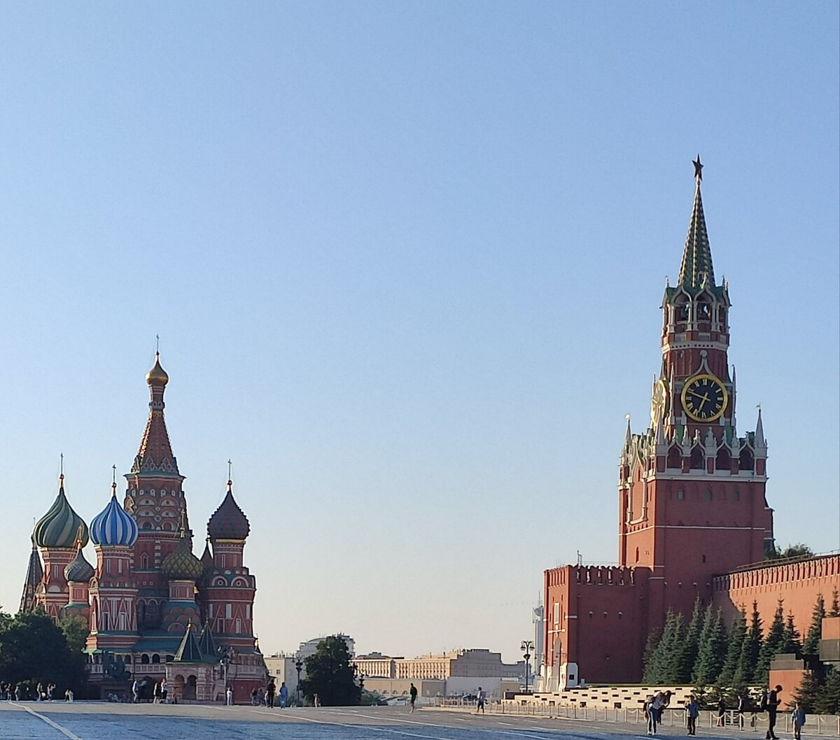 Красная без людей 
