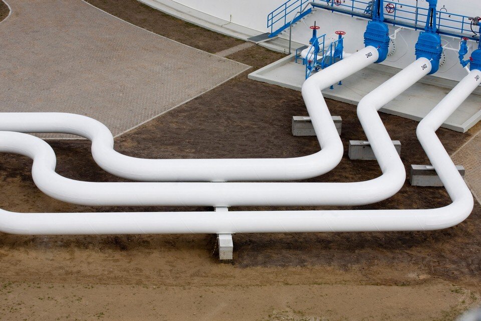     Польша не исключает вину России в повреждении нефтепровода “Дружба”  REUTERS