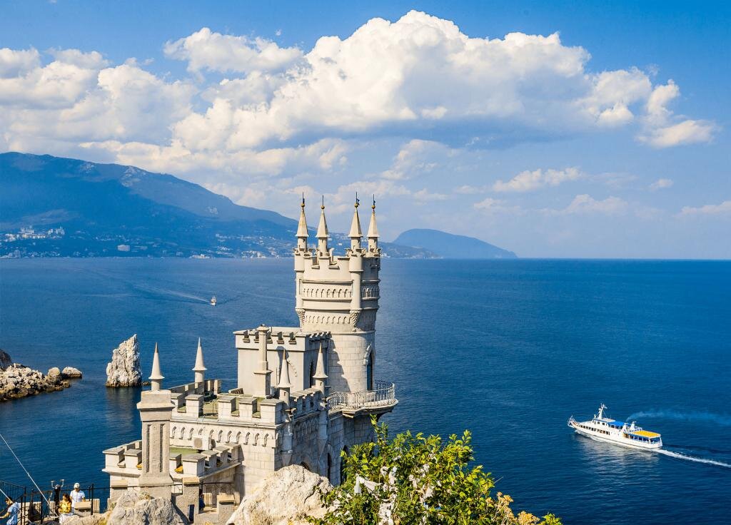 Ялта, Крым, источник фото - сайт https://clck.ru/32P5VG