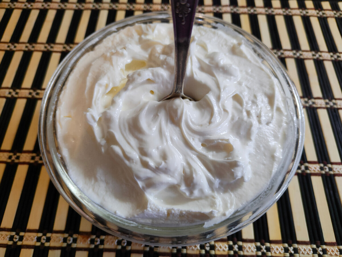 Если вы задаётесь вопросом, зачем делать йогурт из йогурта, то поймёте это в конце статьи 😁