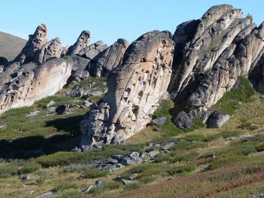 Алтай каменные замки на плато