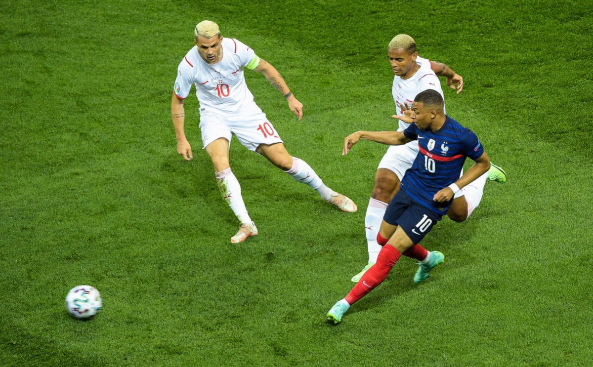 Килиан Мбаппе неожиданно провалил первый и последний матч французов в плей-офф Евро. Фото: globallookpress