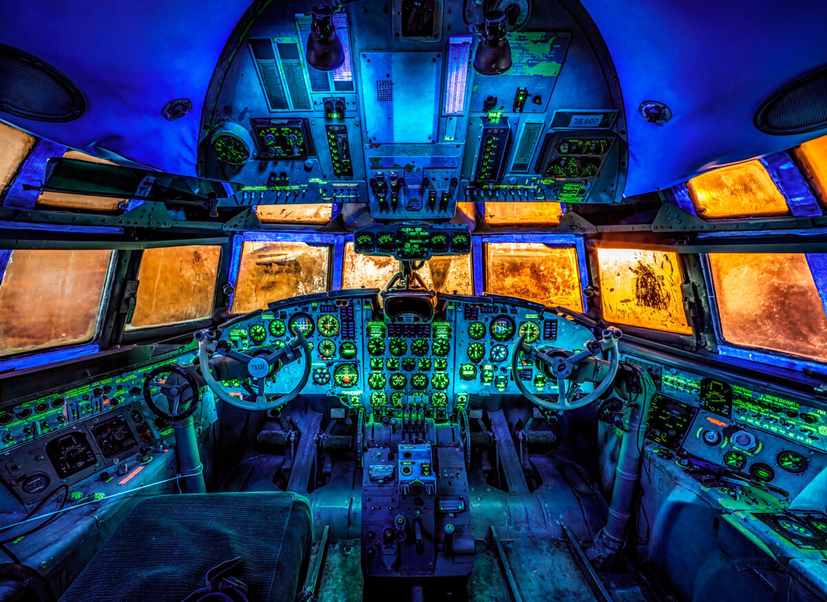 Кабина самолёта Ил-18