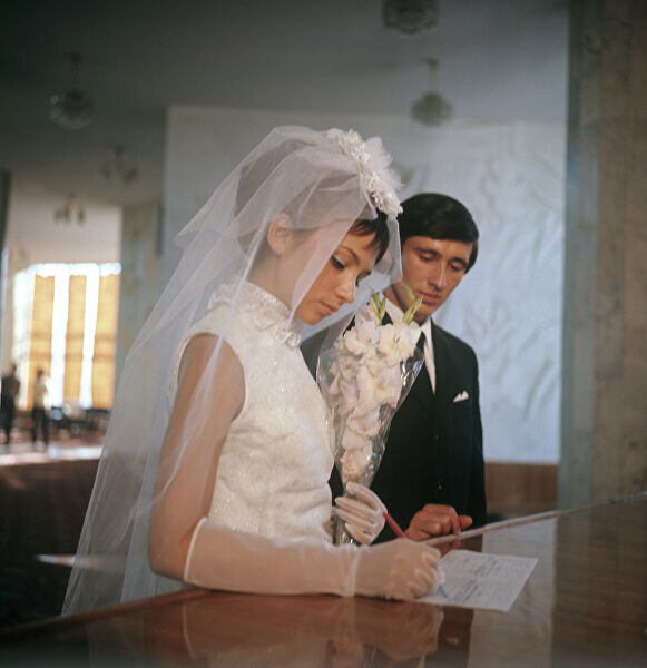 Советские молодожены. Фото Яндекс.Картинки.