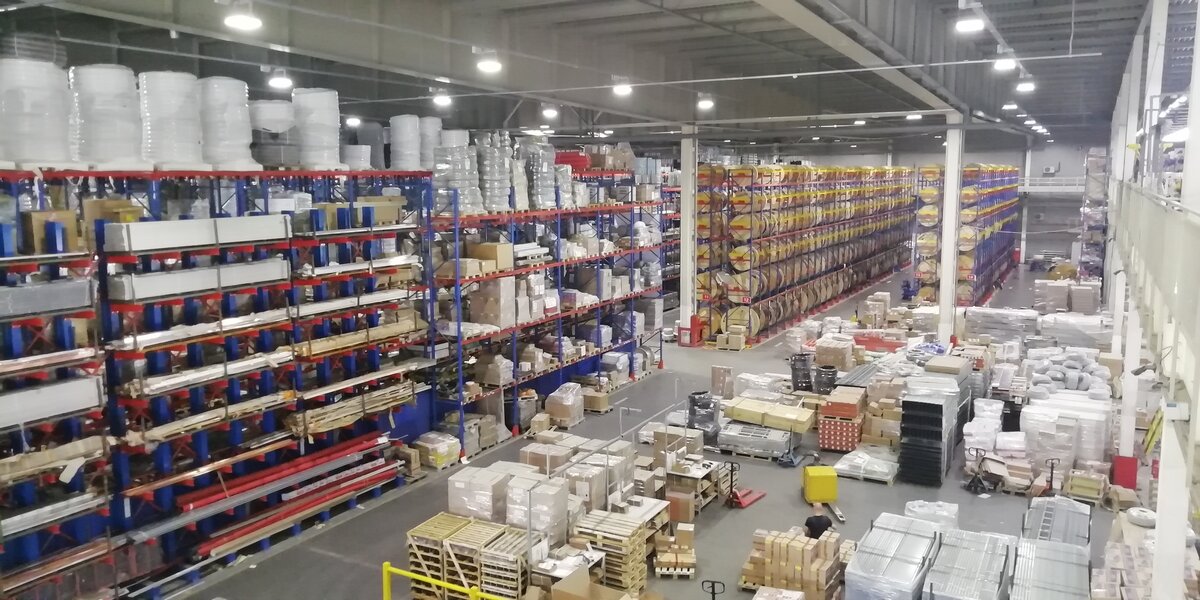 По сути огромный магазин