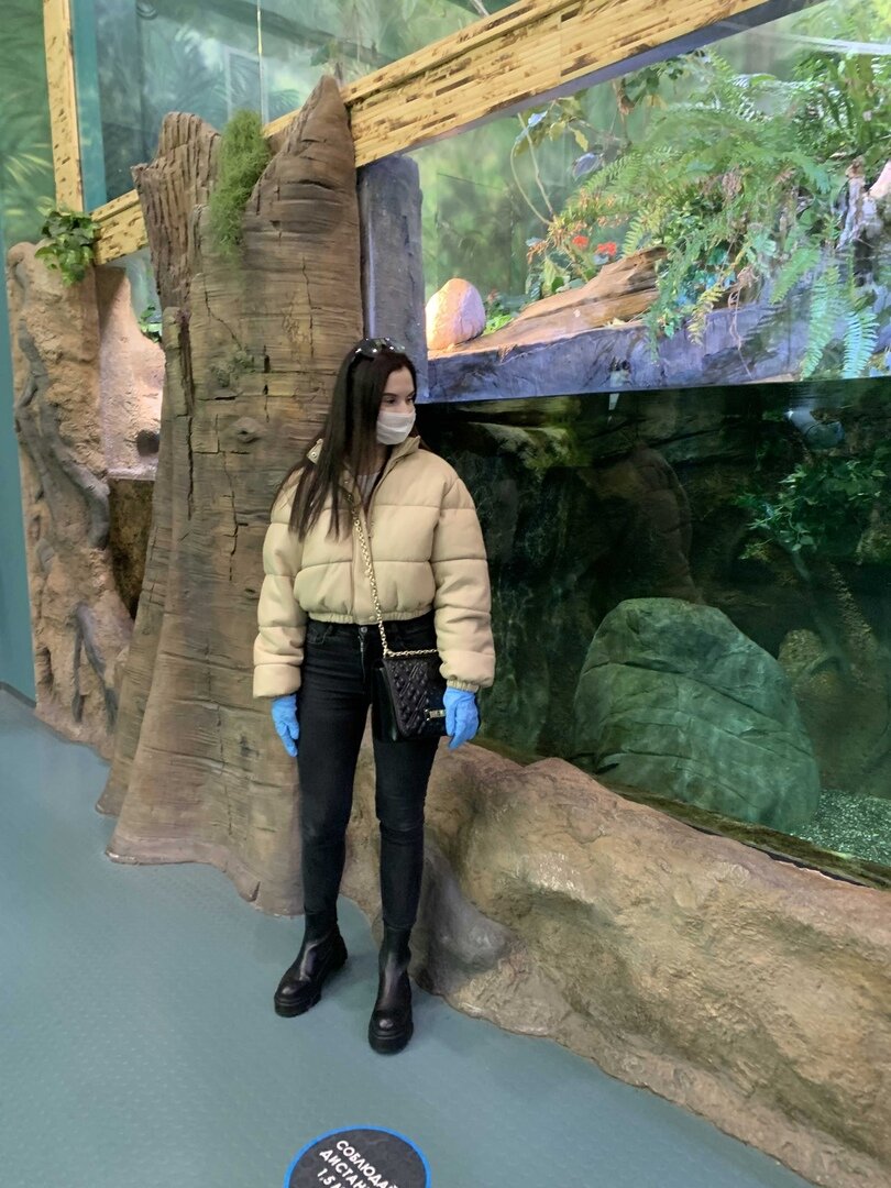 В них поехала в океанириум.