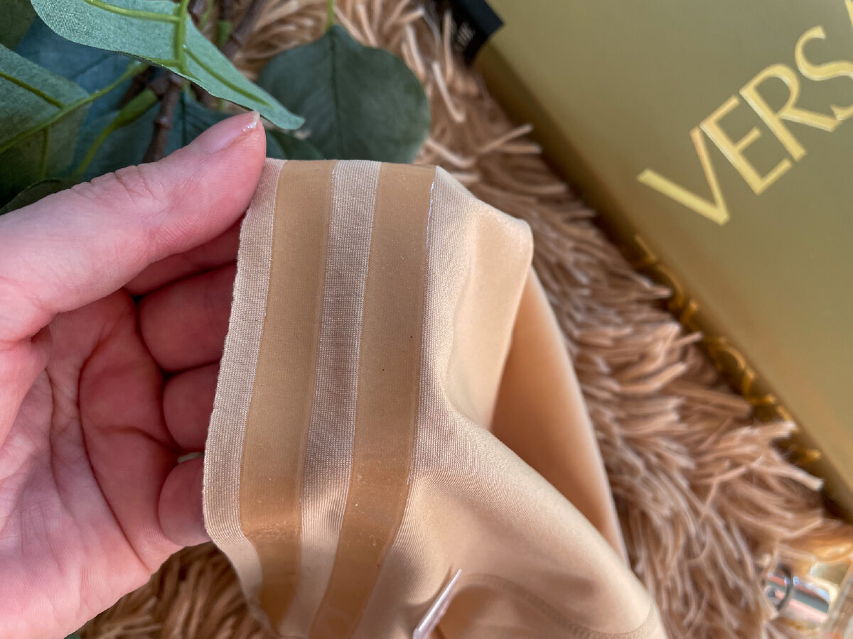 Благодаря этим силиконовым полоскам хидлейсы хорошо держатся 