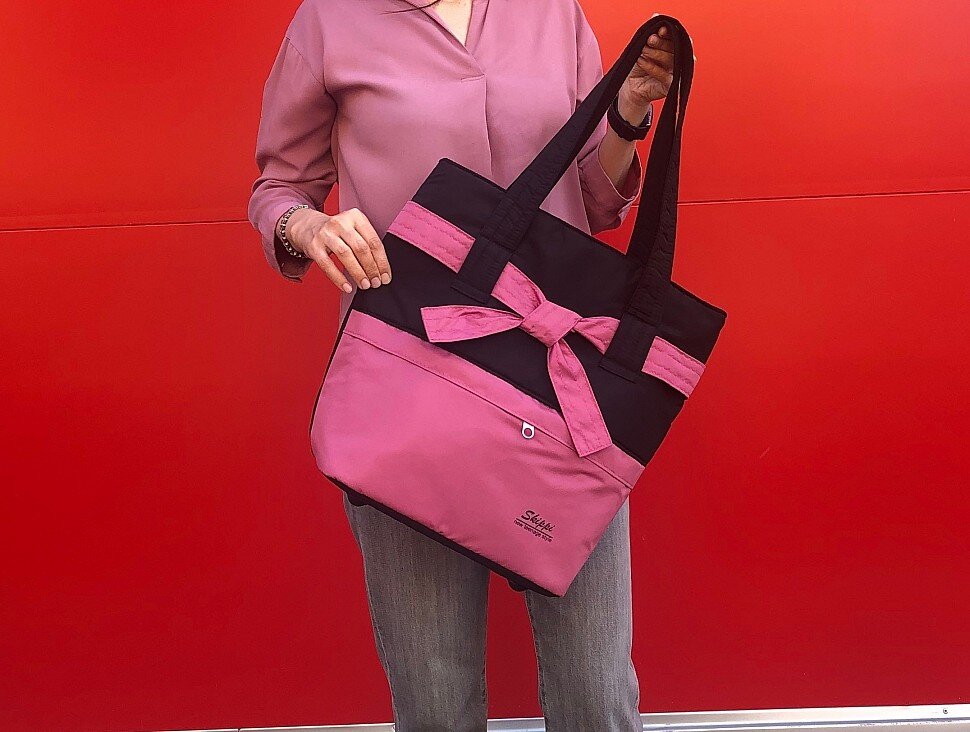 Фотография женской сумки из текстиля розового цвета