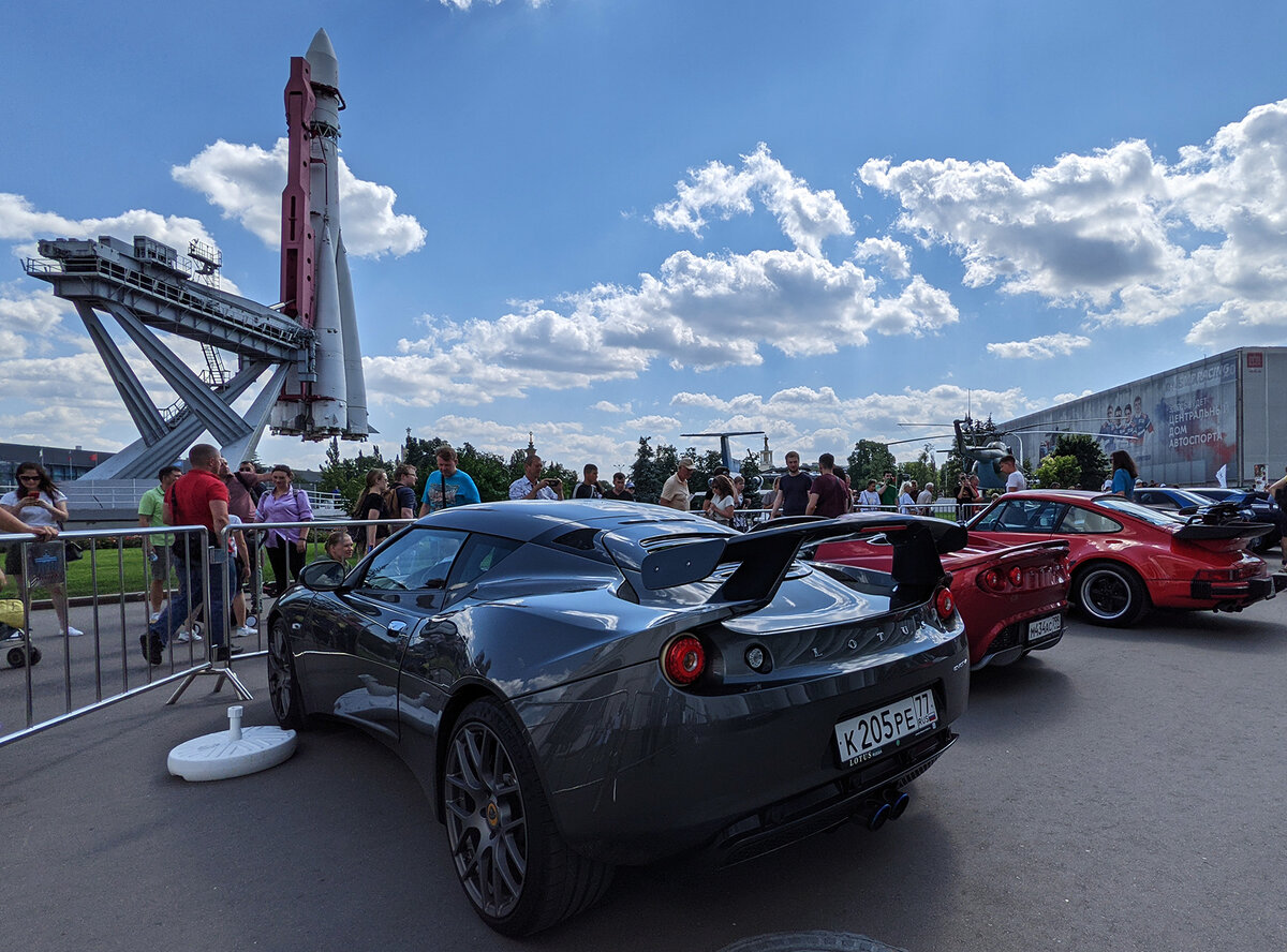 Спорткары и редкие янгтаймеры на ВДНХ | ФотоОхота на автомобили | Дзен