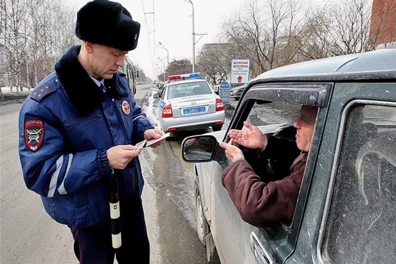 Лишился автомобиля.