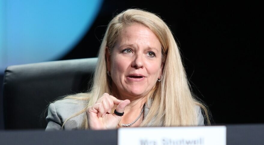 Президент SpaceX и главный операционный директор Гвинн Шотвелл предупредила, что нехватка жидкого кислорода может повлиять на график запуска ее компании. фото: Томас Киммел