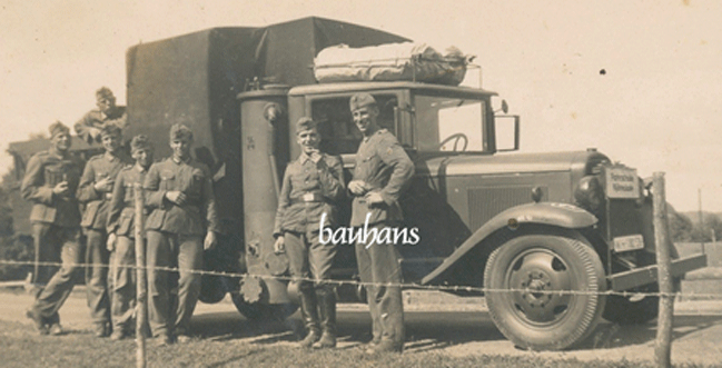 Немецкий грузовик «Опель Блиц» (ранней производственной серии) оборудованный газогенераторной установкой.