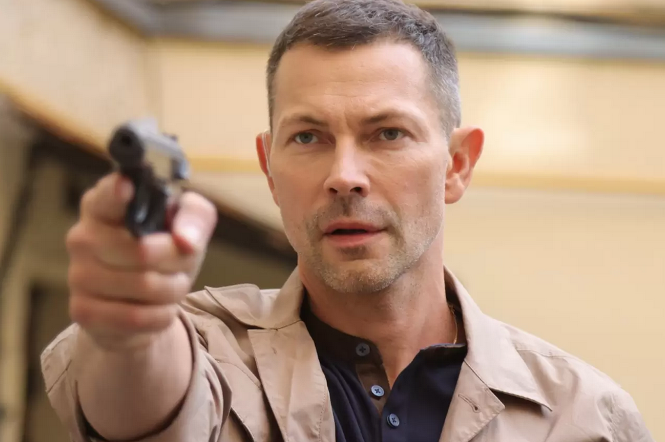 Кадр из сериала "Шеф. Возвращение" (2021). Полковник Некрасов (К. Рубцов).