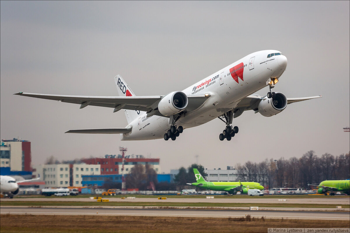 Боинг 772 ред. Boeing 777-200 ред Вингс. Боинг 777 ред Вингс. Боинг 777 21h er ред Вингс. Боинг 772 ред Вингс.