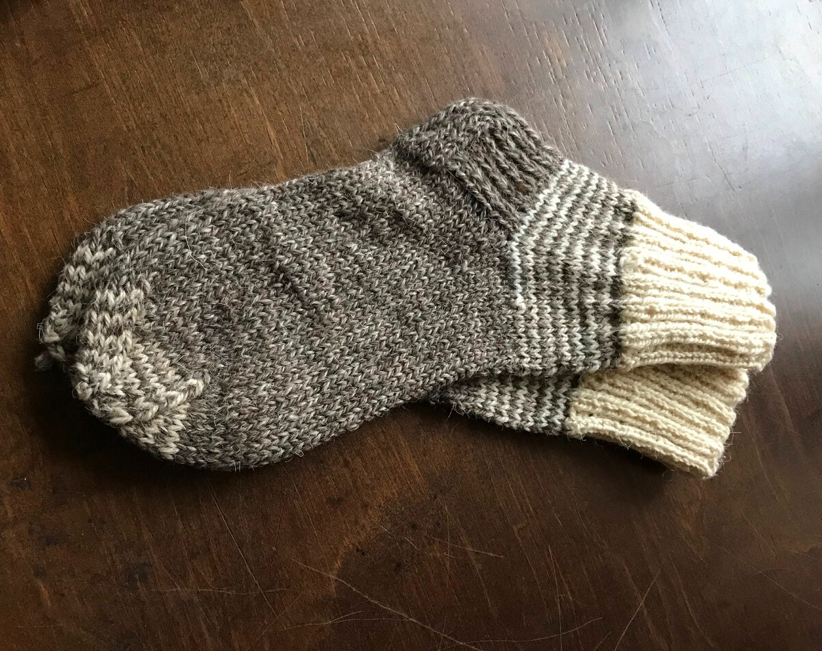 Носки из пряжи "Деревенька"