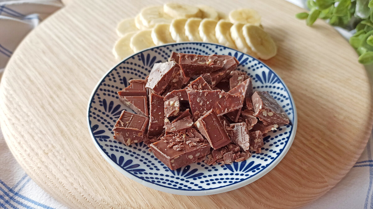 Слойки с шоколадкой — пошаговые рецепты с фото
