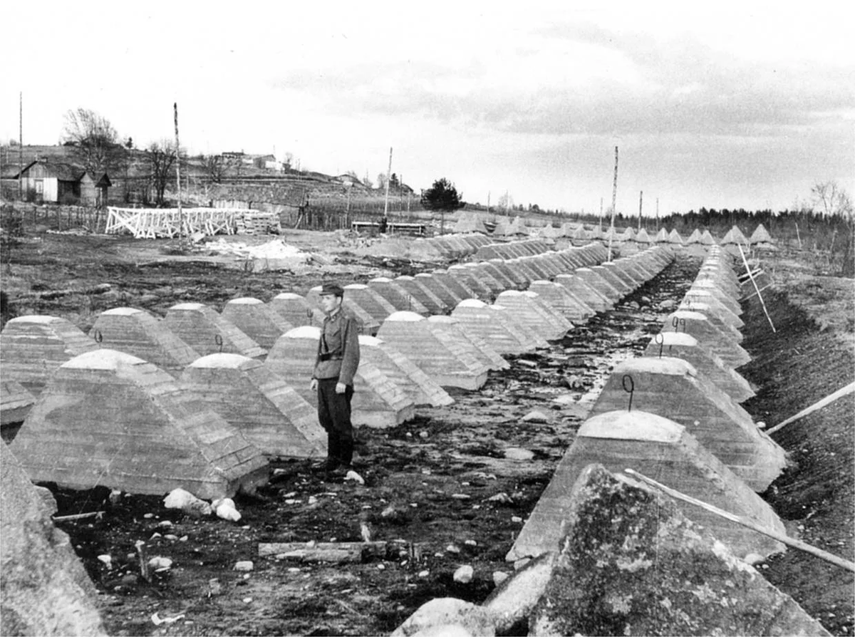 Линия Маннергейма 1939. Противотанковые надолбы линии Маннергейма. Линия обороны Финляндии 1939.