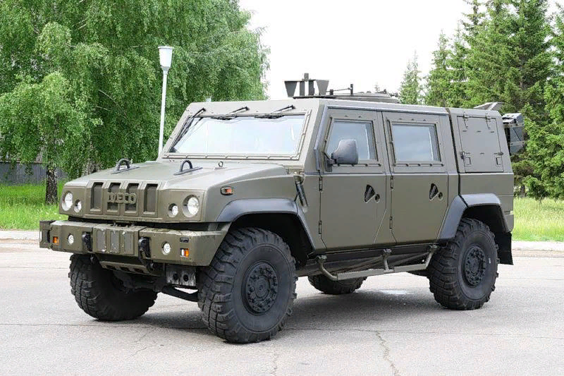 Итальянский бронеавтомобиль Iveco LMV